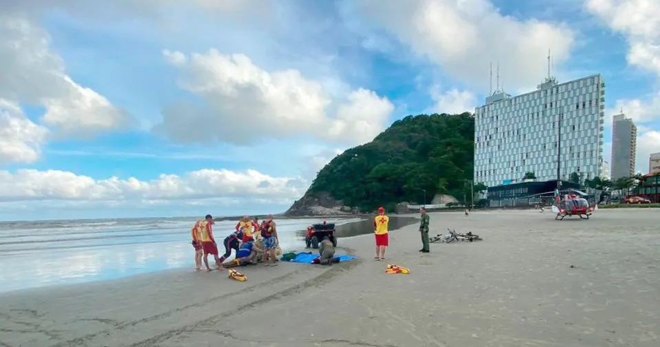 Banhistas Se Afogam No Mar Em Rea N O Protegida E Um Deles Resgatado