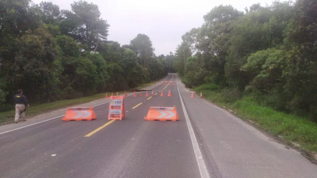 BR-280 está totalmente interditada entre Mafra e Três Barras