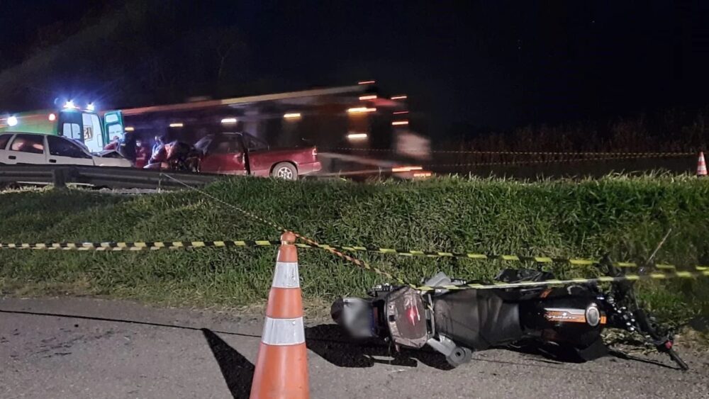 Grave Acidente Deixa Dois Mortos Na Rodovia Do Xisto, Em Araucária, Na ...