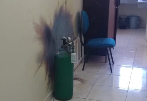 Em Paula Freitas, cilindro de oxigênio entra em combustão e técnica de enfermagem fica ferida