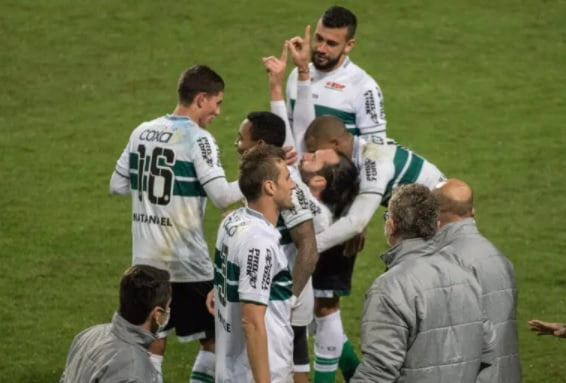 Gamalho marca dois, Coritiba bate Remo e chega a quinta ...