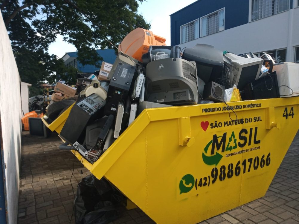 Coleta de lixo eletrônico e pneus totaliza em quase 4 toneladas de resíduos destinados corretamente em São Mateus do Sul