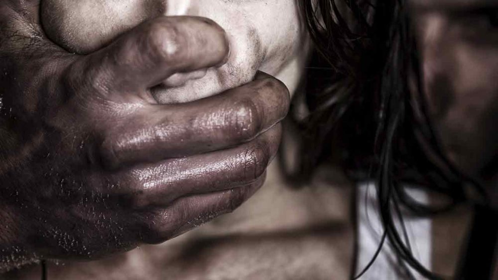 Idoso de 79 anos é flagrado tentando estuprar menina de 10, no interior de São Mateus do Sul
