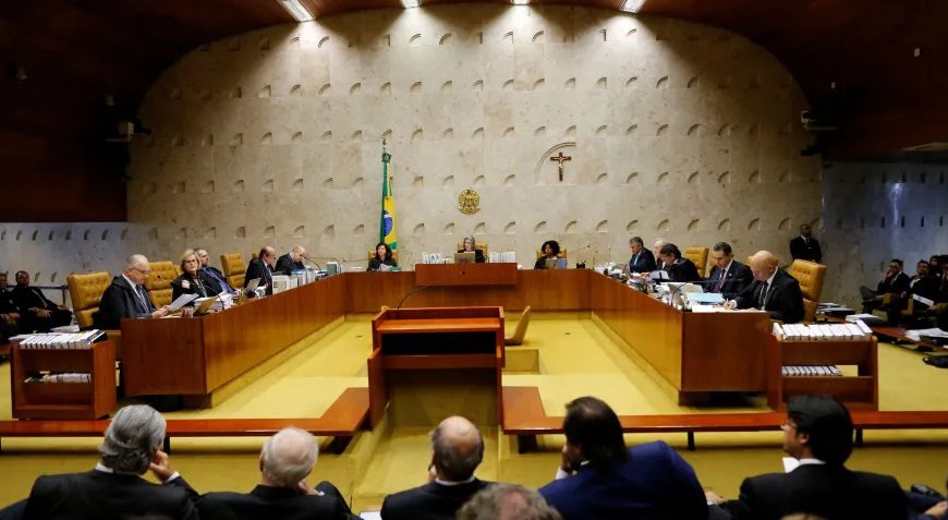 Políticos afetados por decisão de Nunes Marques recorrem ao Supremo